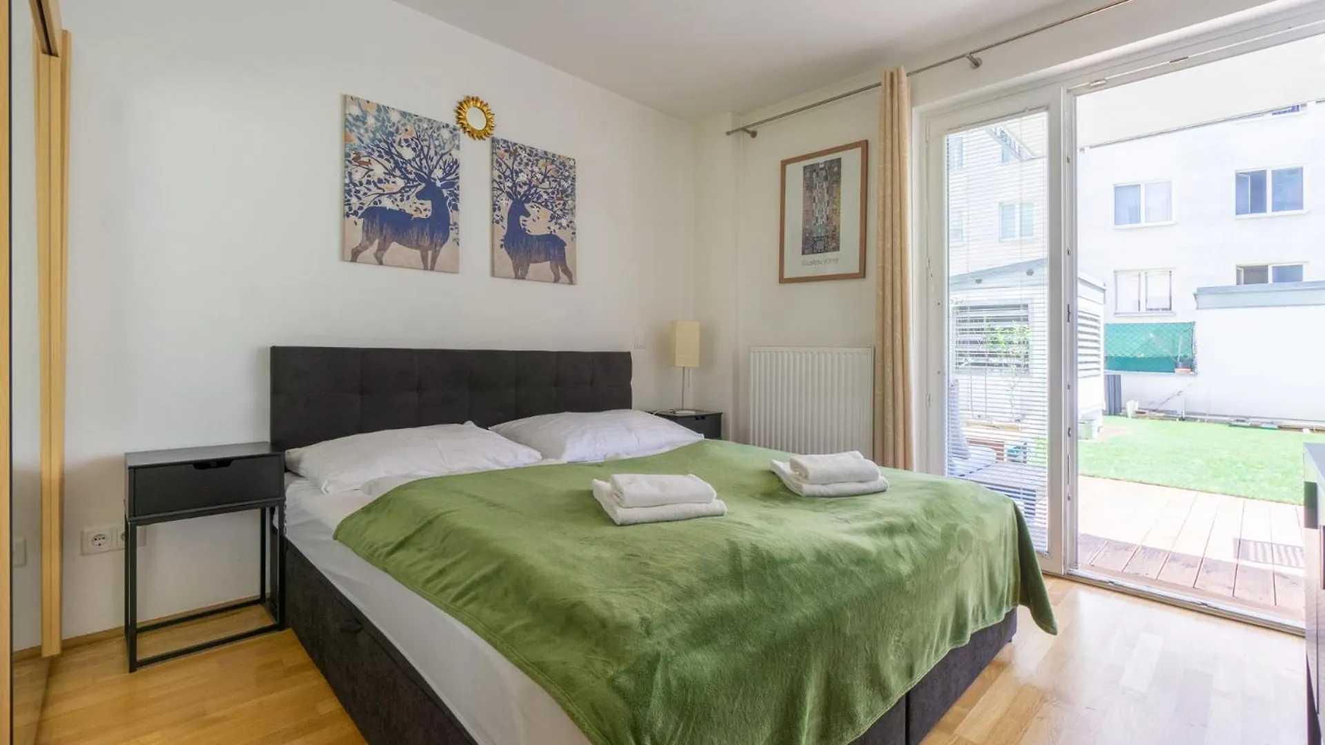 Apartment With Garden Close To Stadthalle, Westbahnhof Vienna Austria