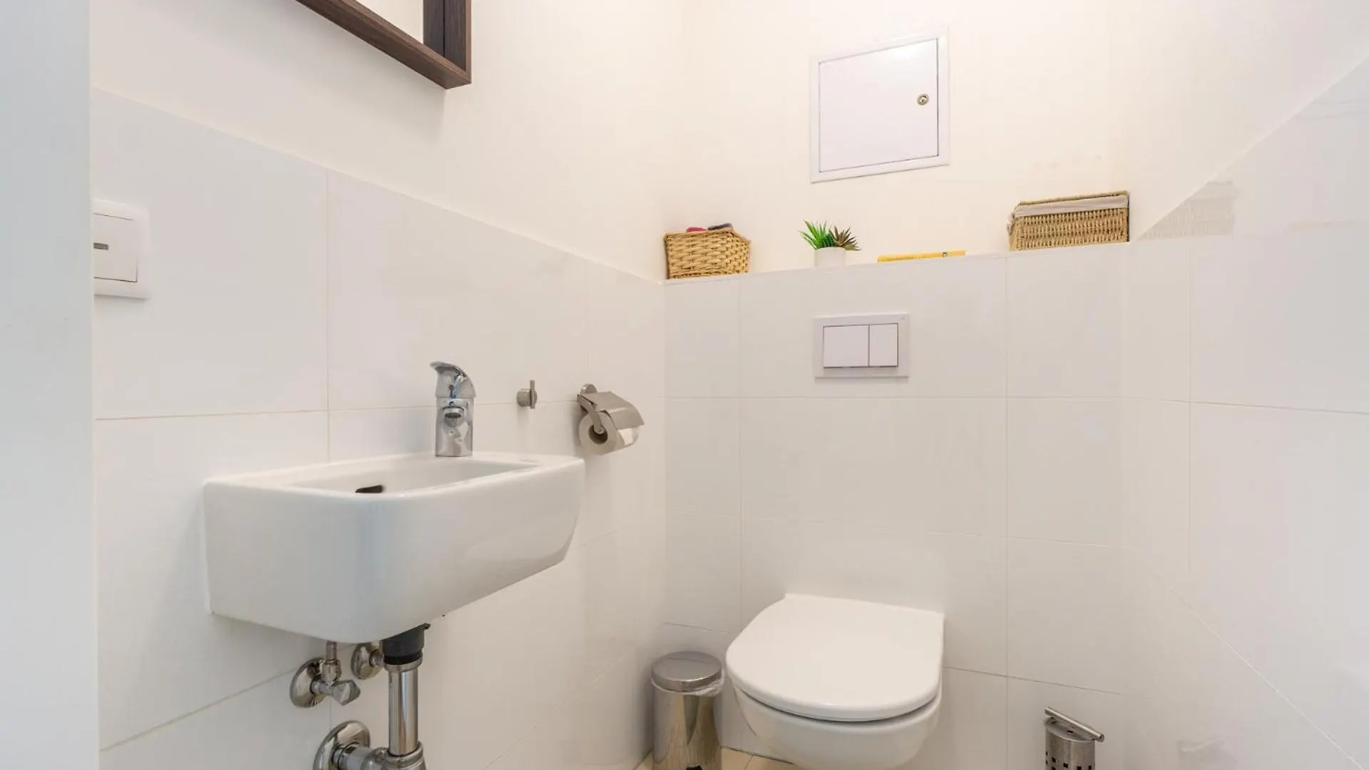 Apartment With Garden Close To Stadthalle, Westbahnhof Vienna Austria