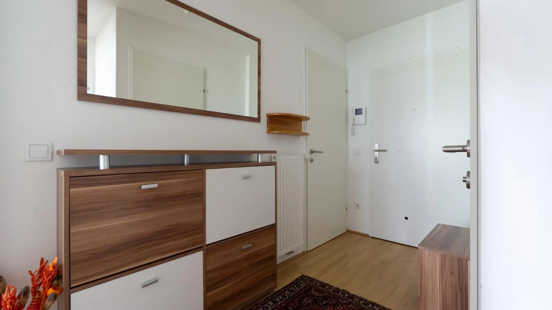 Apartment With Garden Close To Stadthalle, Westbahnhof Vienna Austria