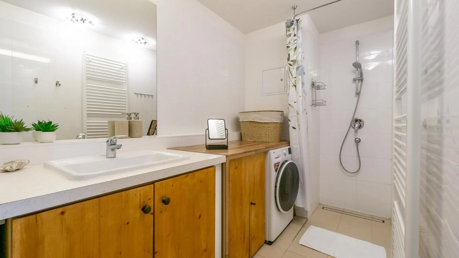 Apartment With Garden Close To Stadthalle, Westbahnhof Vienna