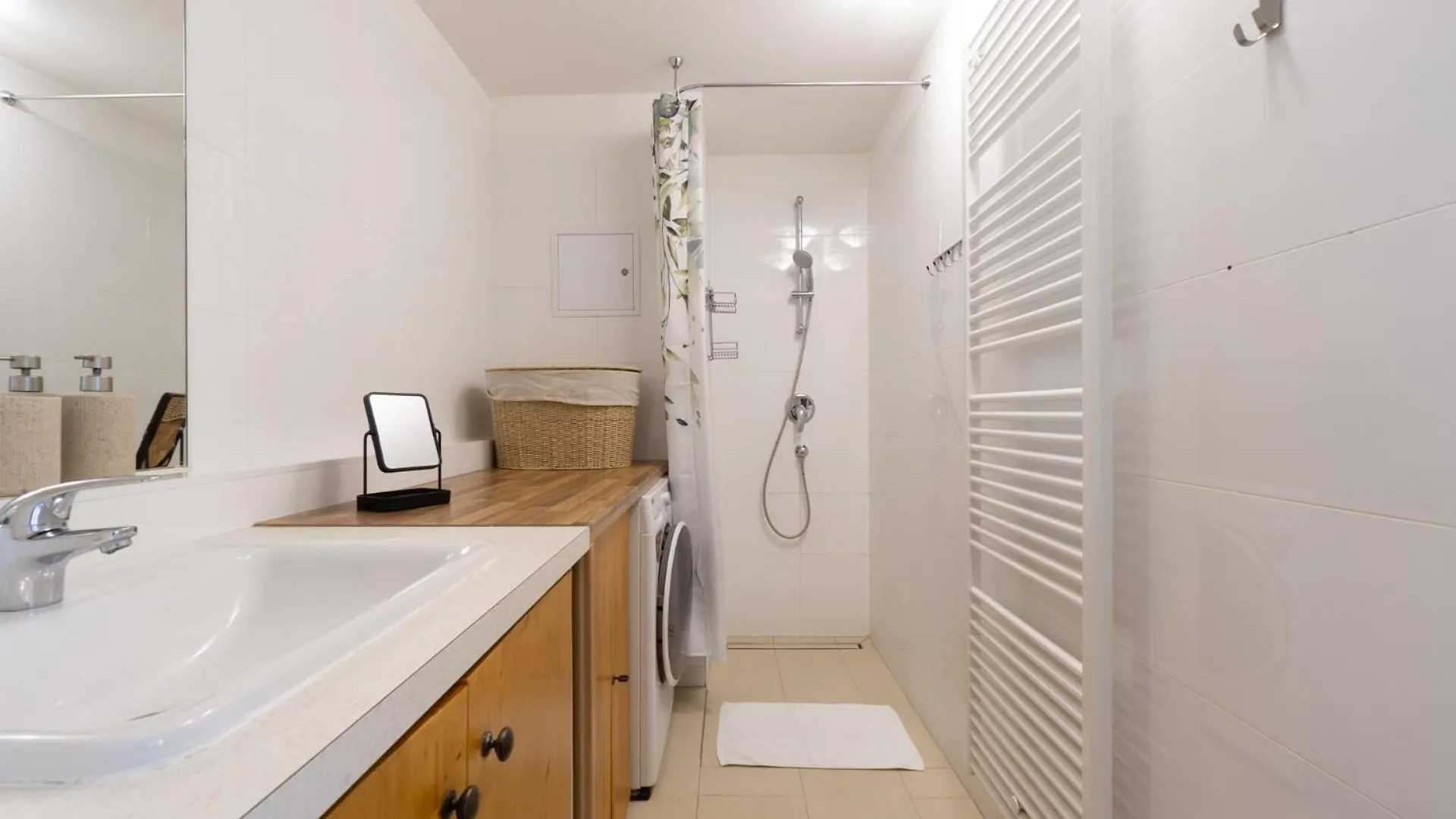 Apartment With Garden Close To Stadthalle, Westbahnhof Vienna