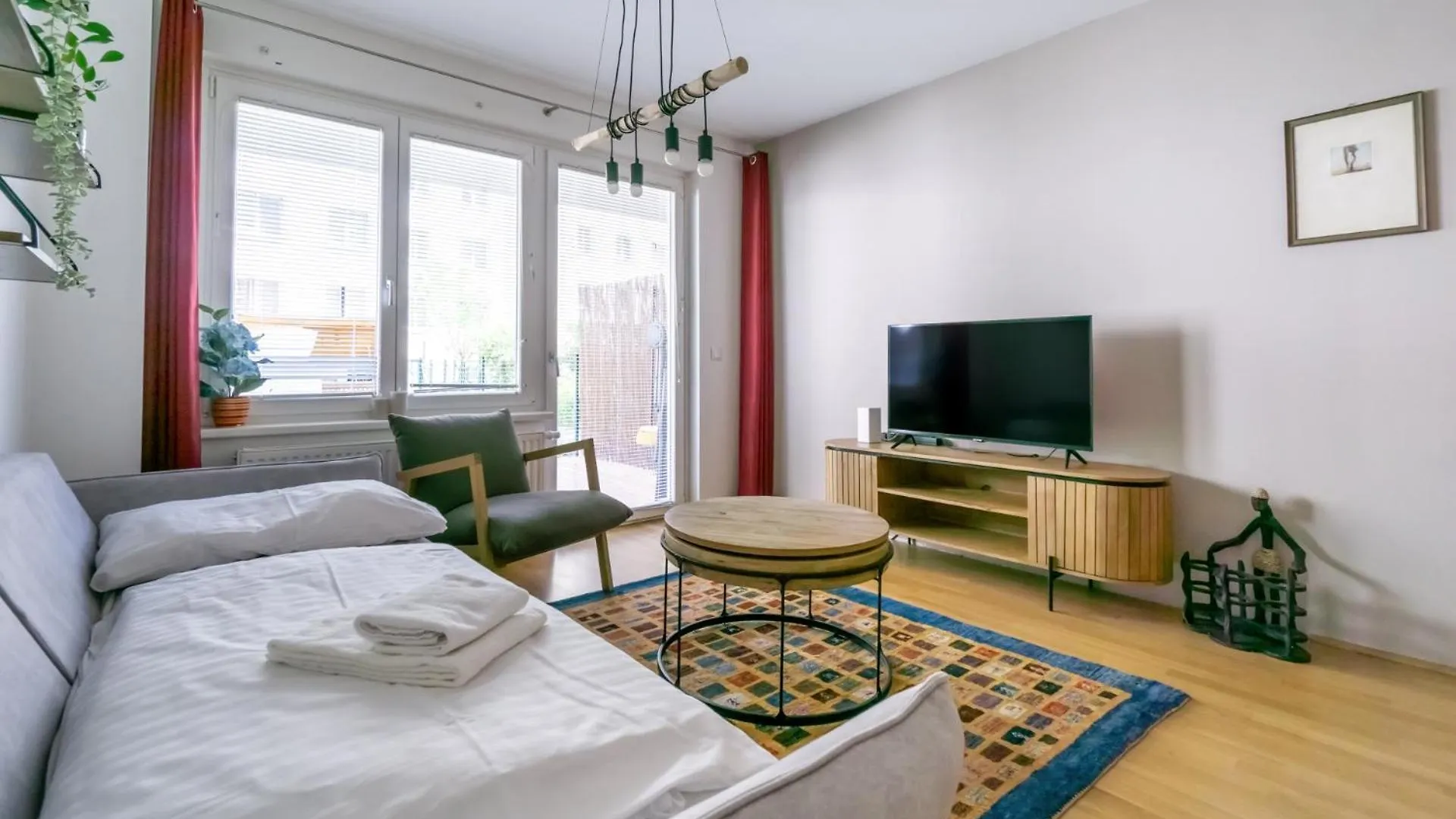 Apartment With Garden Close To Stadthalle, Westbahnhof Vienna